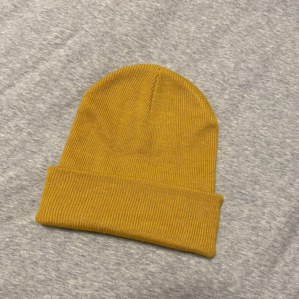 Aritzia Main Character Peak Beanie Cairo Gold Yellow